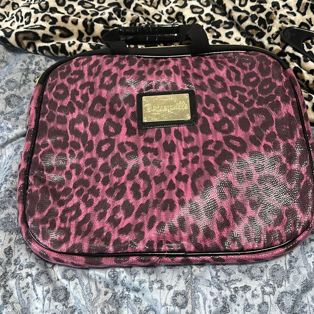Betsy Johnson betseyville leopard laptop case